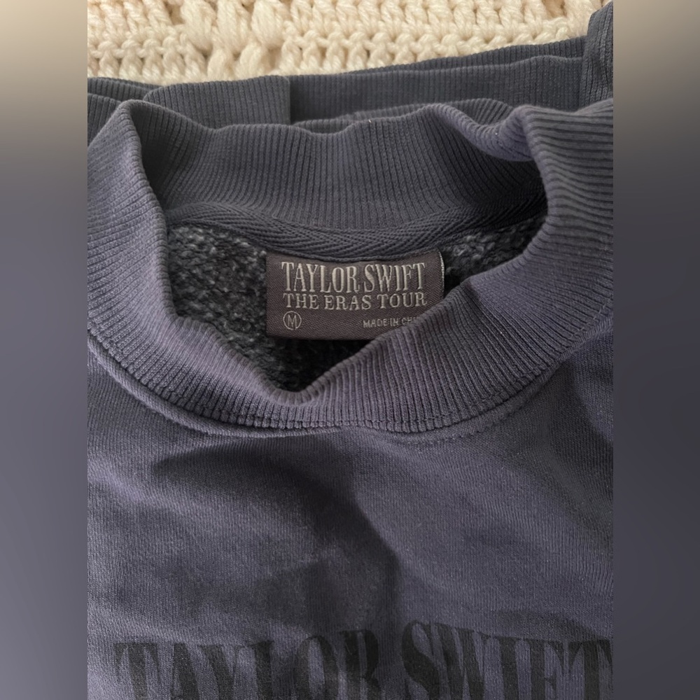 Taylor Swift Eras Tour Blue Crewneck Sweatshirt Official Merch Size Medium New - Picture 3 of 6